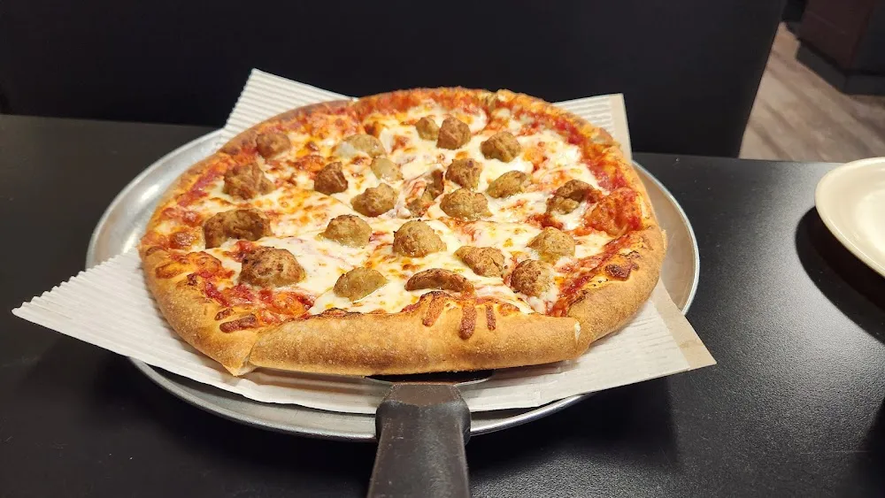 Medium Pizza with Meatballs